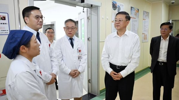 专业的网上股票配资 围绕深入贯彻总体国家安全观，建设更高水平平安上海，上海市委中心组开展集中学习